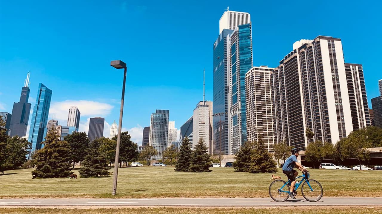 La población latina en Chicago es del 28.8 por ciento, es decir más de 790,000 personas. De ellas, la mayoría de hispanos sonde origen mexicano, seguidos de puertrorriqueños y cubanos, en el tercer puesto.