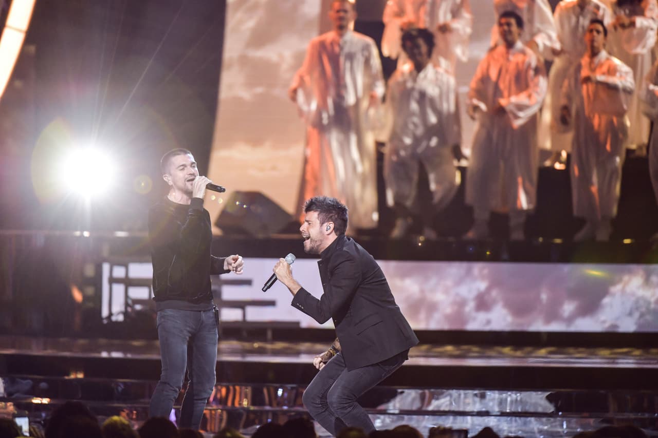 La química entre Juanes y Pablo Lopez es espectacular, y la buena vibra se notó sobre el escenario.
