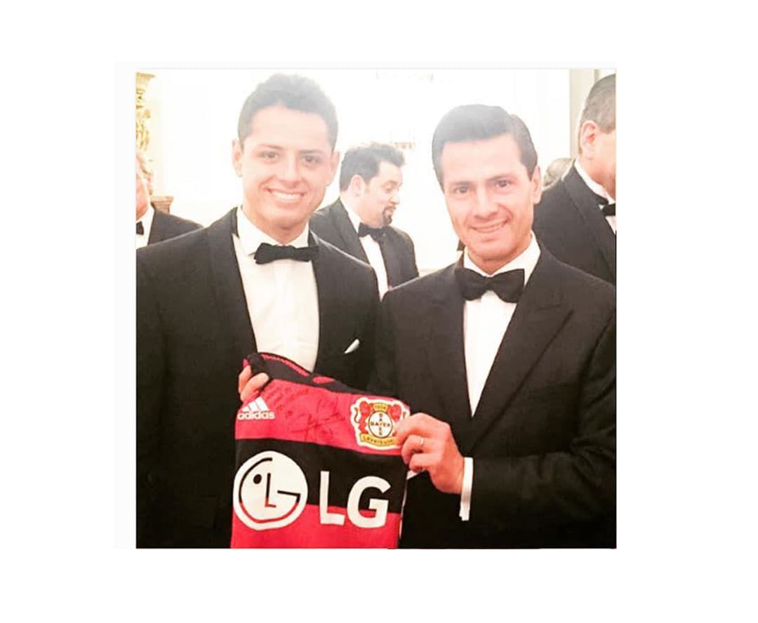 Javier 'Chicharito' Hernández fue invitado a la cena ofrecida en honor a la visita del presidente de México en Alemania.
