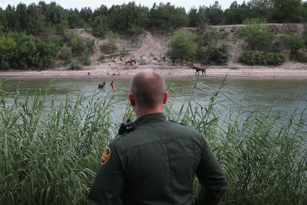 Llegada de oficiales de otros estados a Texas pudiera provocar discriminen contra los hispanos