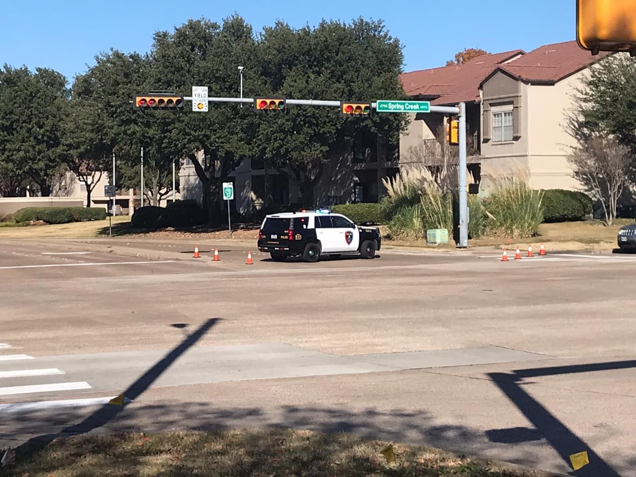 Un oficial resulta herido en un tiroteo en la ciudad de Plano