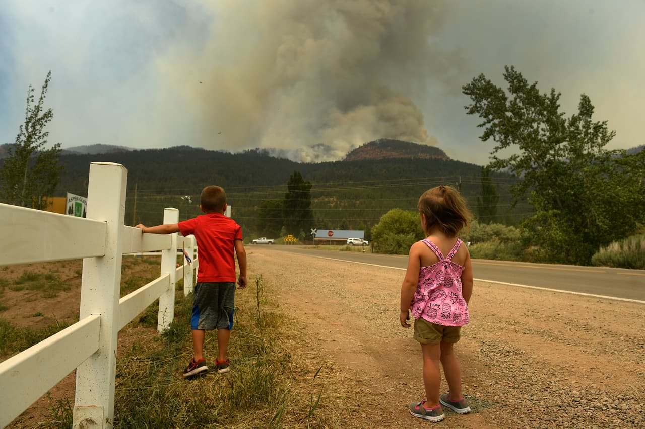 Pawnee es el nombre que han dado al incendio forestal que amenaza a por lo menos 600 casas y estructuras en la comunidad de Spring Valley.