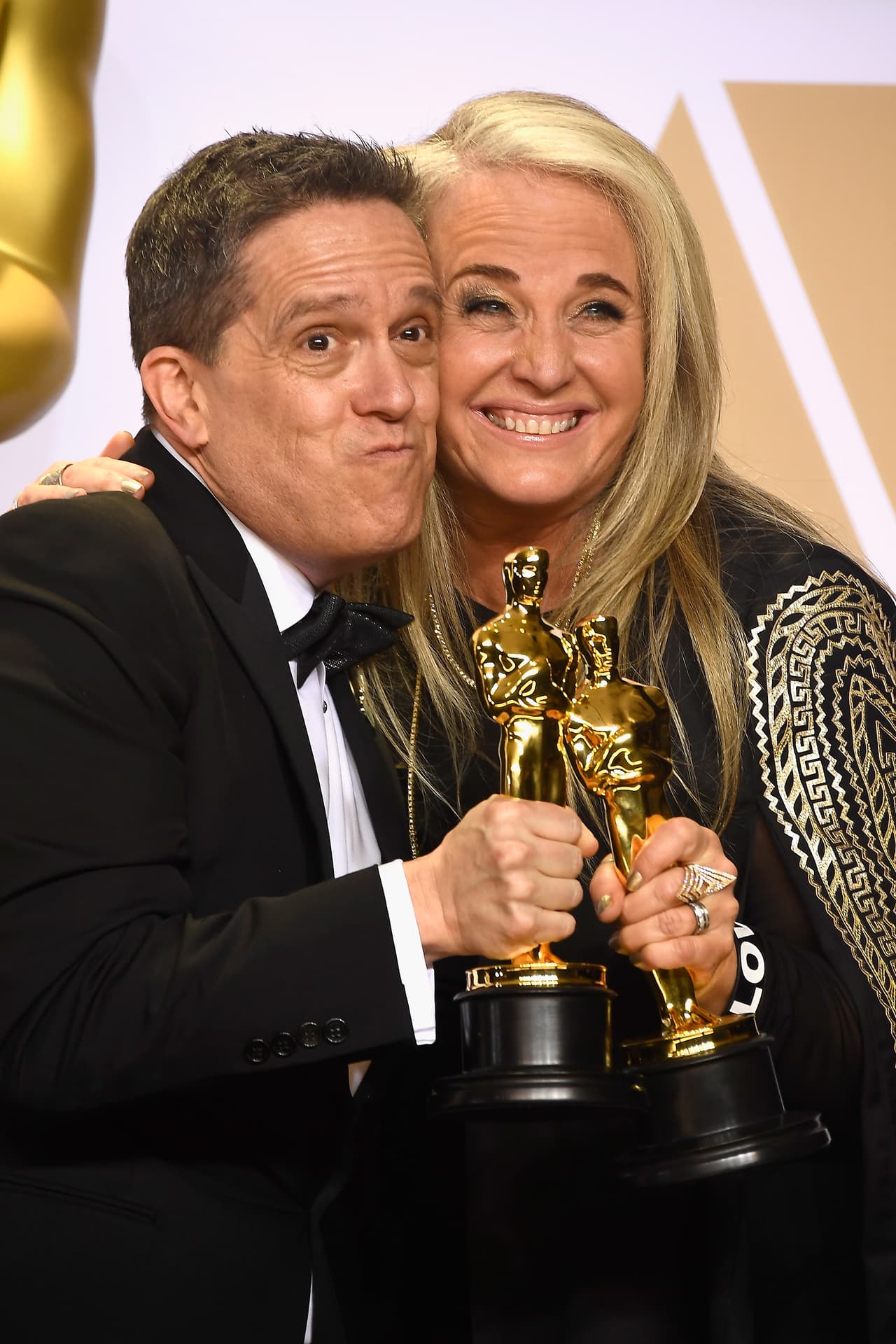 “El mayor agradecimiento de todos va a la gente de México.
<i>Coco</i> no existiría sin su infinitamente bella cultura y tradiciones”, dijo el director estadounidense.
<br>