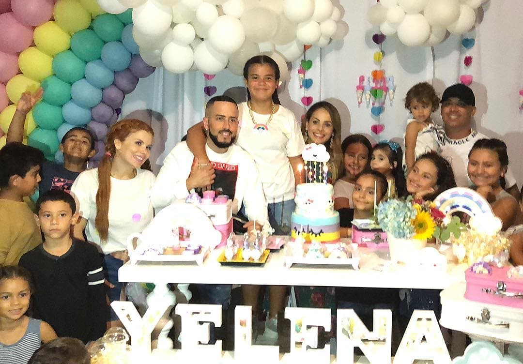 Yelena también estuvo acompañada de algunos amiguitos en este día tan especial.