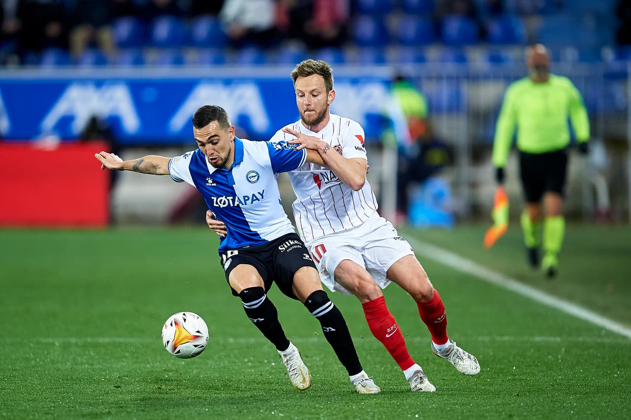 Sevilla se atasca en Mendizorroza ante un Alavés que estuvo más cerca de llevarse los tres puntos ante el sublíder.