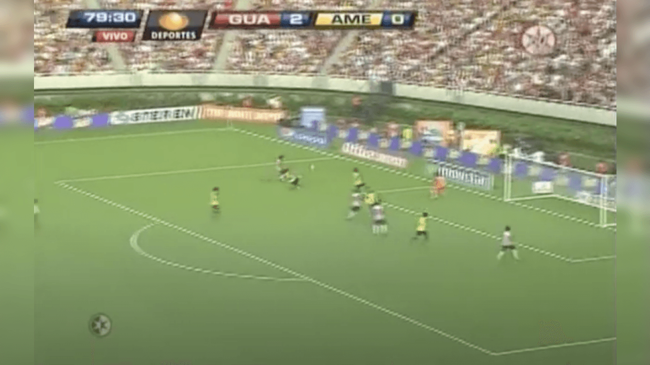 Tan solo siete minutos después, Omar Arellano encaró dentro del área y mandó centro a Marco Fabián que entró sólo y sin marca a segundo paloo.