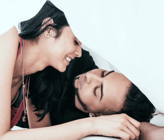 Tendría un romance con la actriz Alexandra Pomales.