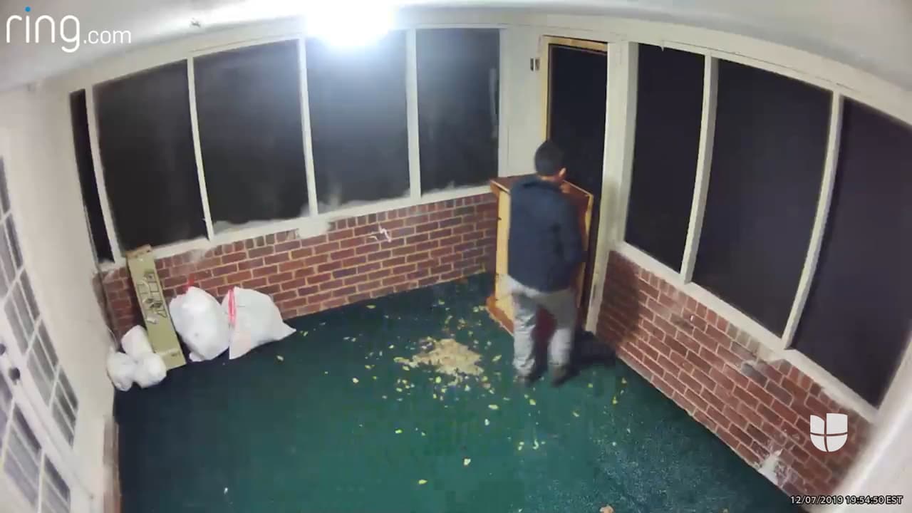 La Policía de Lawrenceville está buscando a un adolescente con edad entre 14 y 17 años acusado de violar a una mujer en su vivienda.