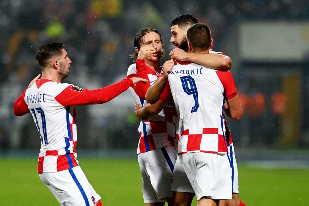Croacia y Eslovaquia se reparten puntos tras igualar el marcador 2-2 durante fecha de eliminatoria mundialista rumbo a Catar 2022. Andrej Kramaric y Luca Modric hicieron goles para la escuadra croata, mientras que Ivan Schranz y Lukas Haraslín hicieron lo propipo para su equipo y se colocan como segundo y tercero del Grupo H, respectivamente.
