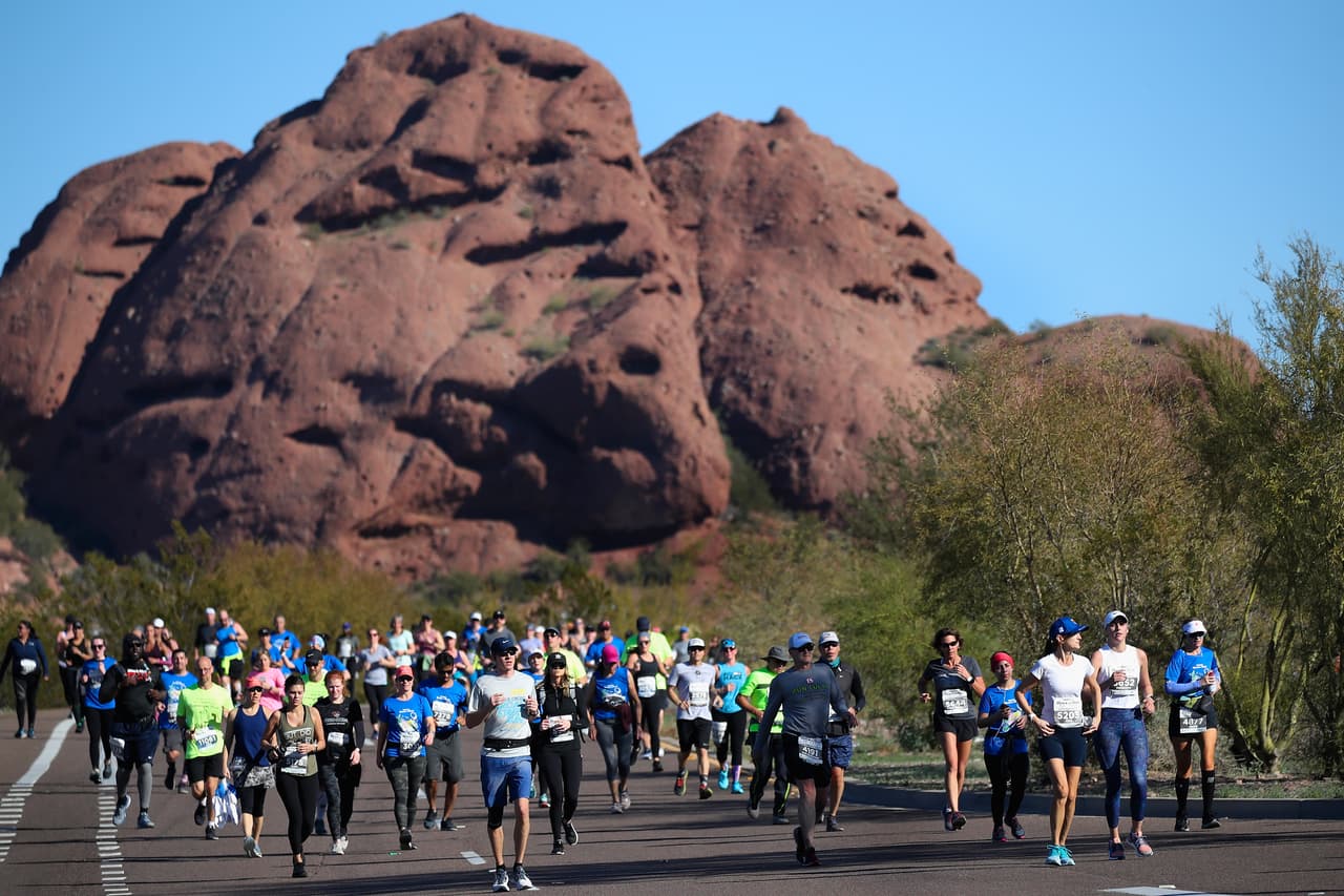<h3 class="cms-H3-H3">Papago Park</h3>
<br>Se encuentra en Tempe, Arizona. Este parque no solo es una vista hermosa, pero los arizonenses la distinta al realizar caminatas a lo largo del año.
<br>