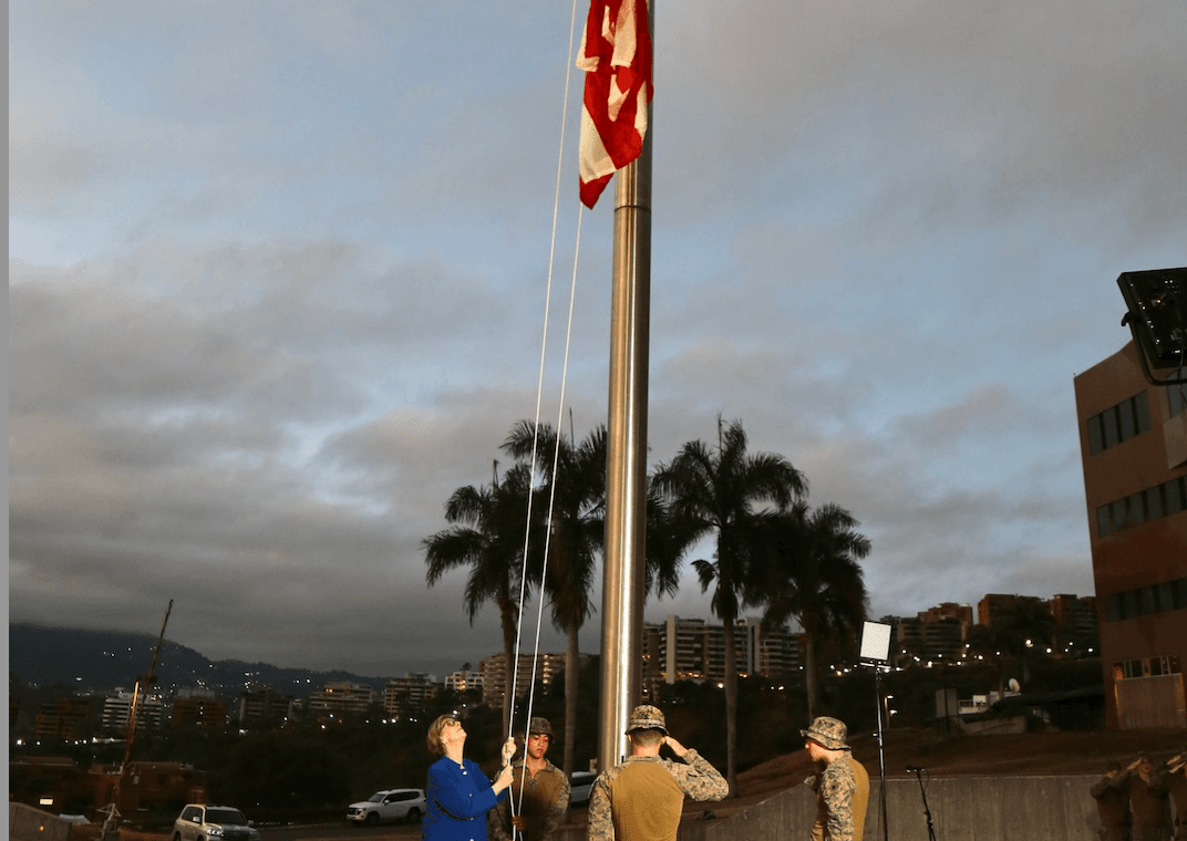 EEUU iza su bandera en embajada de Venezuela luego de siete años sin relación diplomática