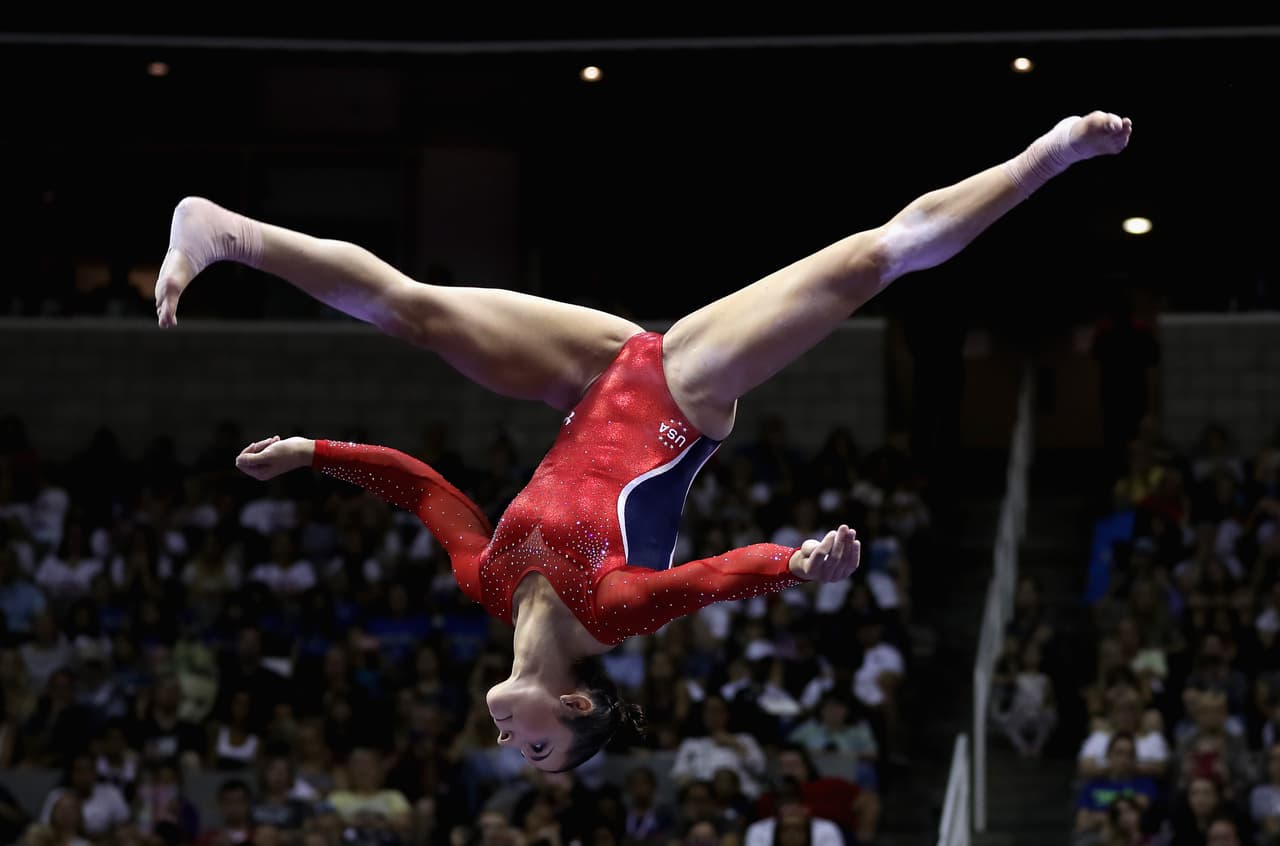 La perfección de estos movimientos hablan de la poderosa disciplina que ha llevado a Alexandra Raisman a ser la capitana del condecorado equipo estadounidense.