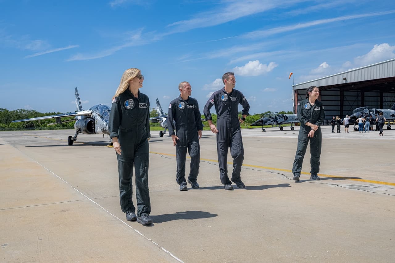 Los astronautas probarán el traje espacial EVA diseñado por SpaceX durante la misión Polaris Dawn.