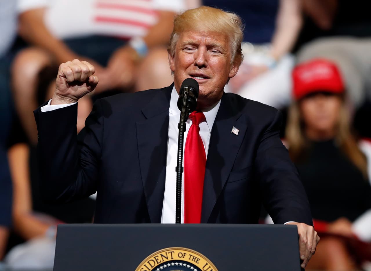 Trump propone crear una ley (que ya existe) para negar beneficios sociales a inmigrantes