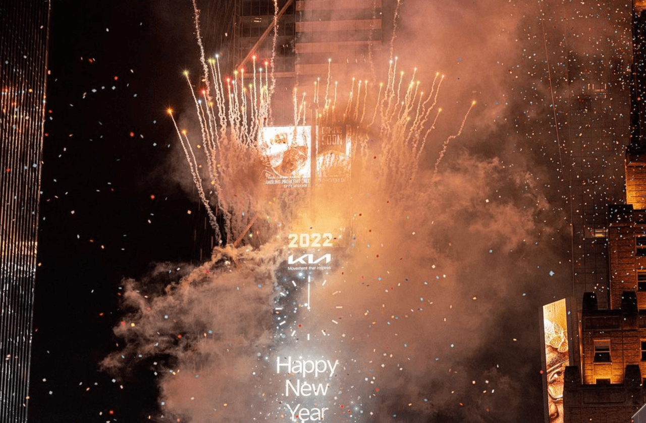 Su descenso comenzó a las 11:59 p.m. y tomó 60 segundos exactos en caer, marcando así el comienzo del 2022.