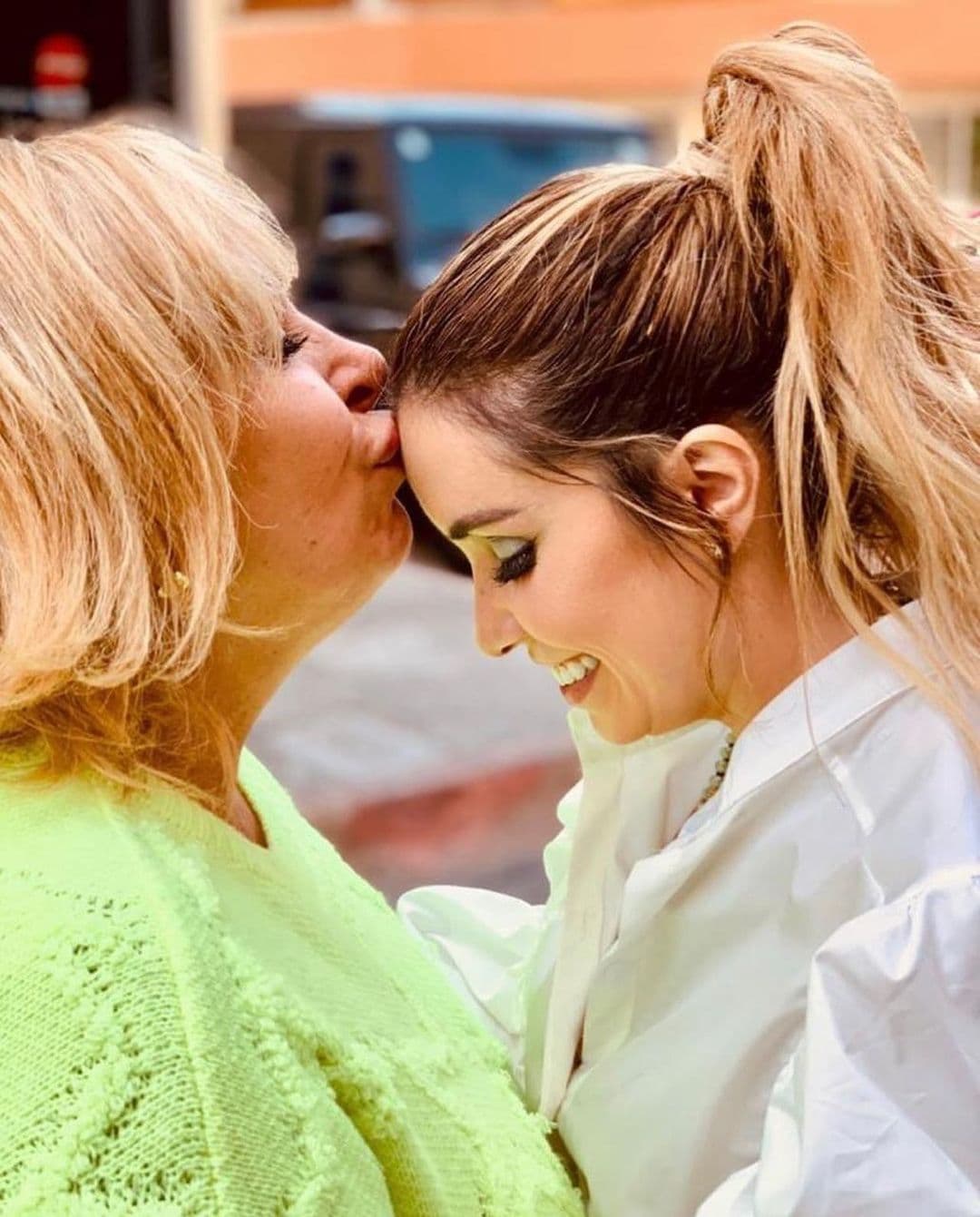 Al tener en sus manos los objetos, la ropa y pertenencias, la también actriz ha tomado una decisión sobre ellos: quedarse con la gran mayoría.
<br>