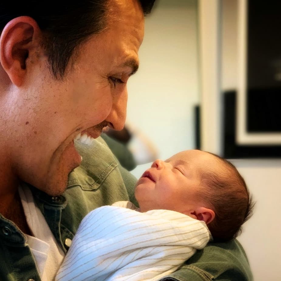 "Billy escogió el nombre del niño, y es… Billy. Nuestros bebés
<b> <a href="https://www.univision.com/famosos/claudia-alvarez-revelo-nombre-mellizos-entrevista" target="_blank">se llamarán como nuestros apodos</a></b>, que tienen un significado especial", señaló.
<br>