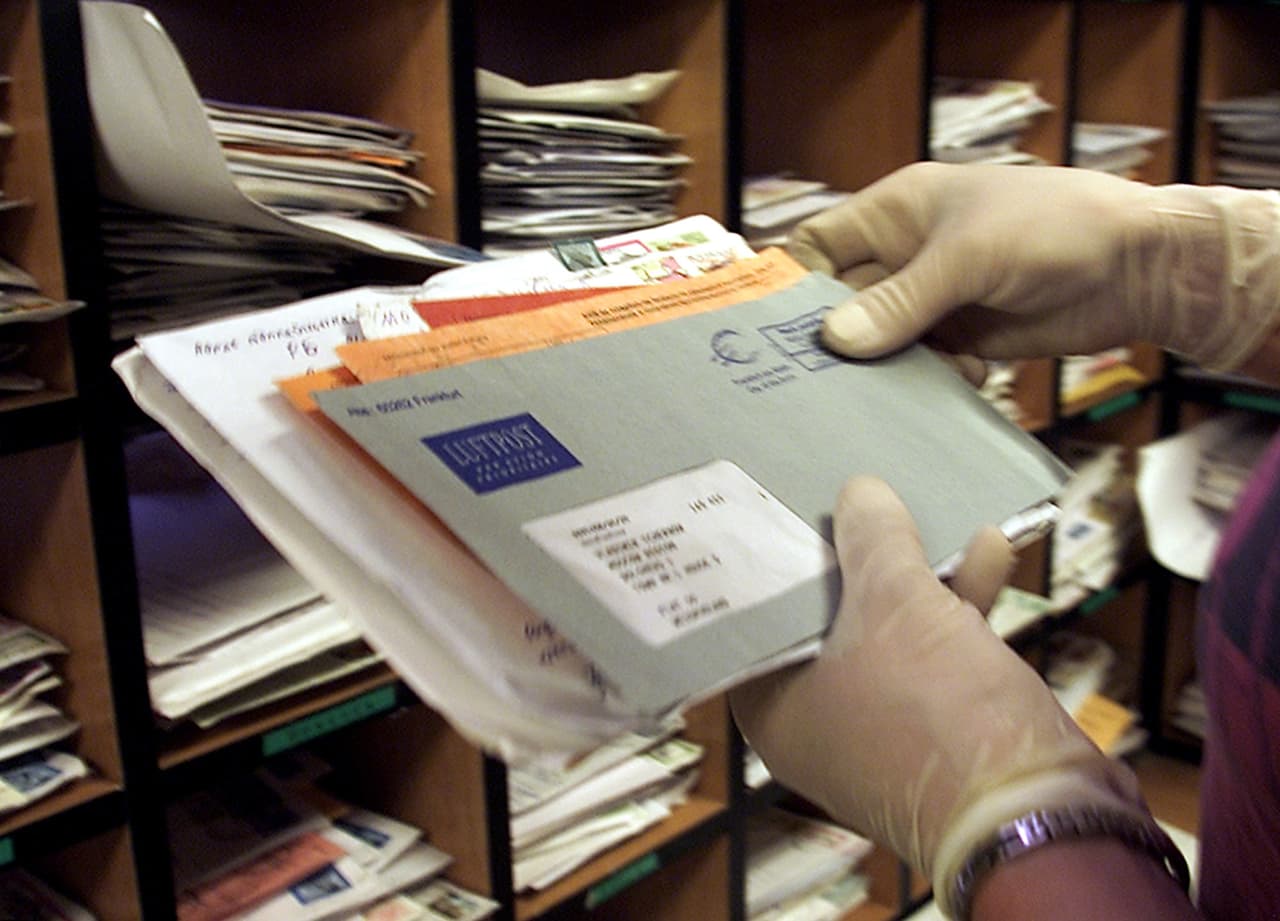 El terror llegó por correo: las cartas con ántrax que mataron a cinco personas y el pánico después del 9/11