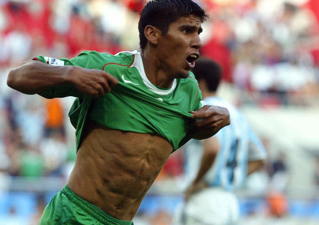 No podíamos dejar fuera a Carlos Salcido, ha sido el mexicano con el mejor físico.