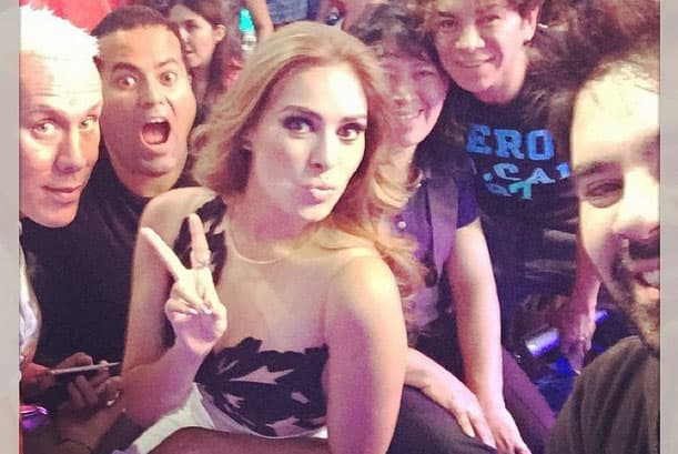 Nadie creiría que esta mujer es de las maduritas del showbiz, ¡luce demasiado bien a sus más de 40 años!