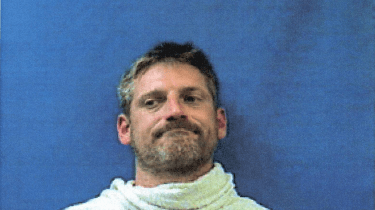 La policía arrestó a Bryan Brunson, padre del menor de 9 años.