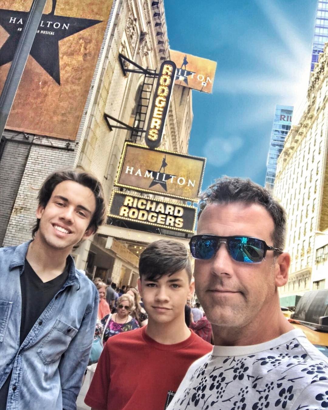 Carlos Ponce tiene cuatro hijos, fruto de su matrimonio de casi 15 años con la fotógrafa Verónica Rubio. Giancarlo (23 años) y Sebastián (21 años), son sus hijos mayores.