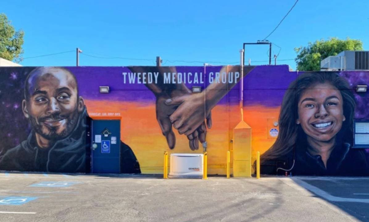 Las calles de las principales ciudades de los Estados Unidos se adornan con las asombrosas muestras de amor para la leyenda de la NBA.