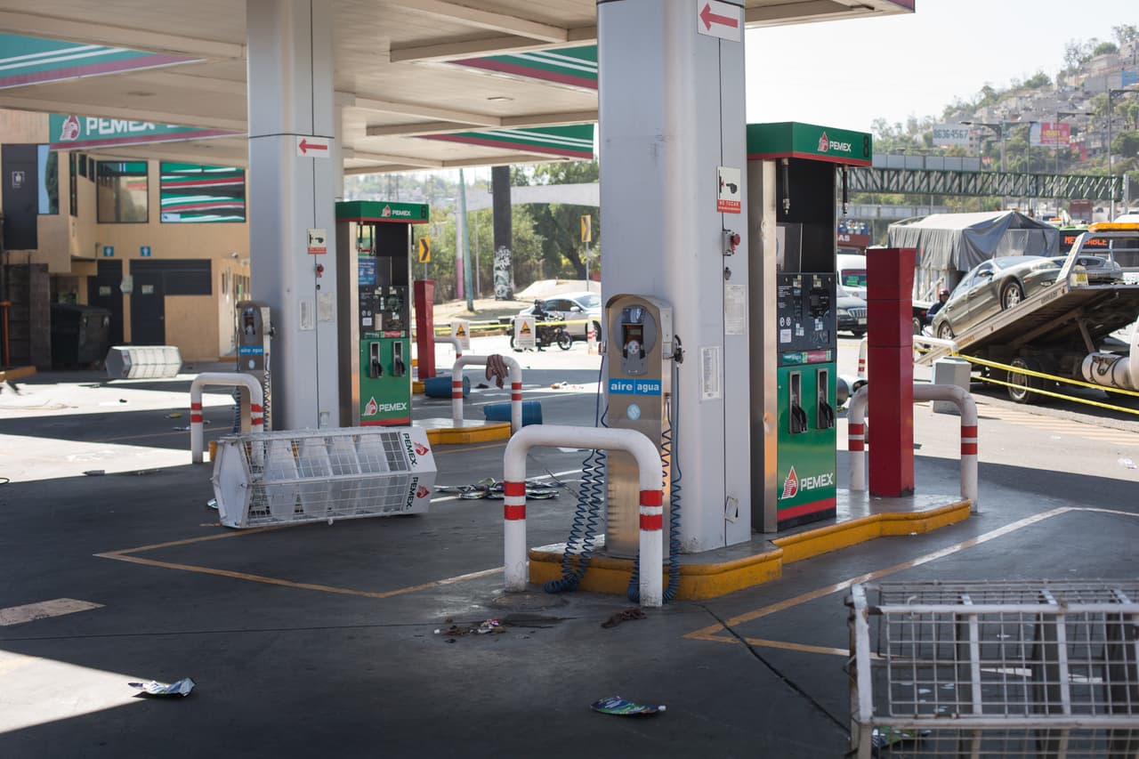 Previo al alza de los precios en la gasolina, algunas regiones del norte de México reportaron desabasto del combustible.