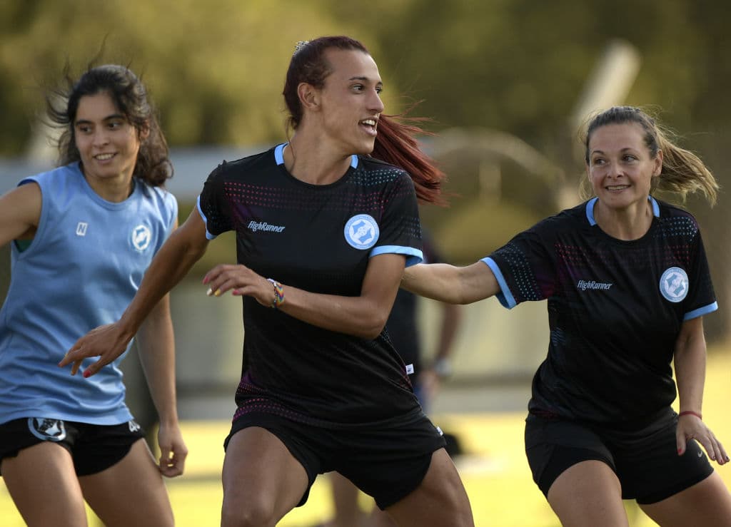 Mara fue titular y jugó como delantera, durante la segunda fecha del Torneo Transición.
