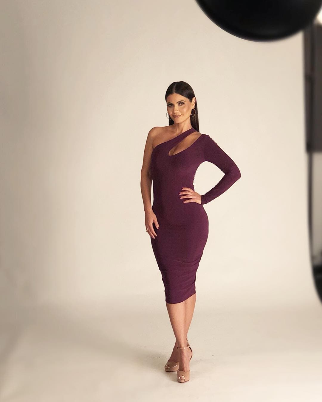 <b><a href="https://www.univision.com/entretenimiento/celebridades/chiquinquira-delgado-vuelve-a-las-telenovelas-fotos">Chiquinquirá Delgado</a></b> ya se encuentra en plena grabación de su participación en la segunda temporada de la telenovela
<b><a href="https://www.univision.com/novelas/por-amar-sin-ley/capitulos">'Por amar sin ley'</a></b>, en la que dará vida a Cristina, una mujer que sufre acoso sexual.