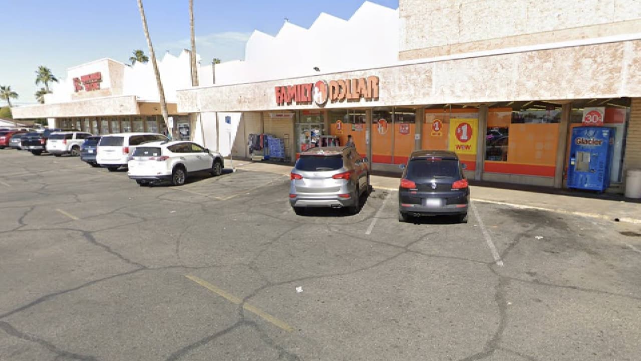 El incidente ocurrió en el Family Dollar de la cuadra
<a href="https://goo.gl/maps/8QUv5EYgZE6BjGMr7" target="_blank">3526 al Oeste de la Avenida Northern</a> en Phoenix.