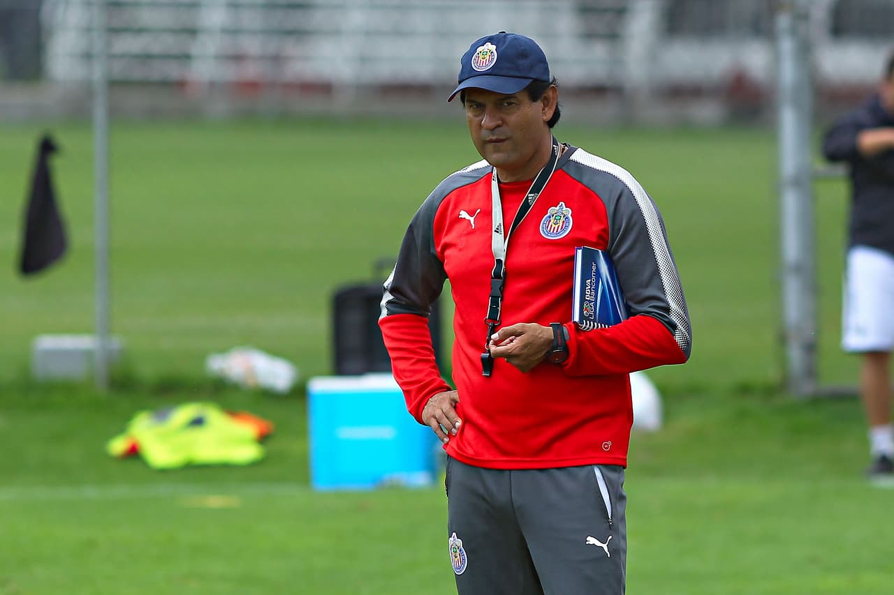 José Saturnino Cardozo apenas está comenzando su etapa como entrenador de Chivas, pero tiene mucho trabajo por hacer con el Guadalajara, pues los números no solo van a la baja, si no que están en picada.