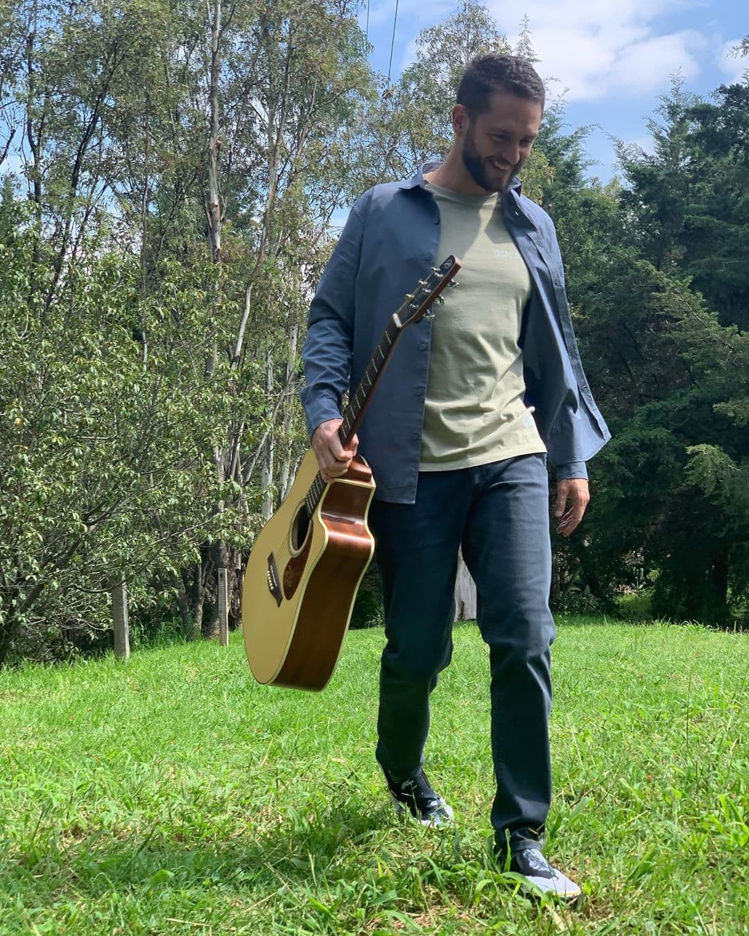 Otro que habló del tema fue Christopher Uckermann, quien durante una transmisión en vivo vía Instagram, respondió si le gustaría un reencuentro "porque fue algo que lo marcó mucho".
<i> </i>