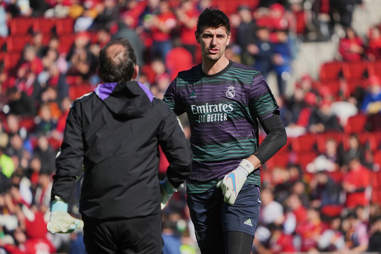 Courtois, por lesión, no viajó con el Real Madrid al Mundial de Clubes
