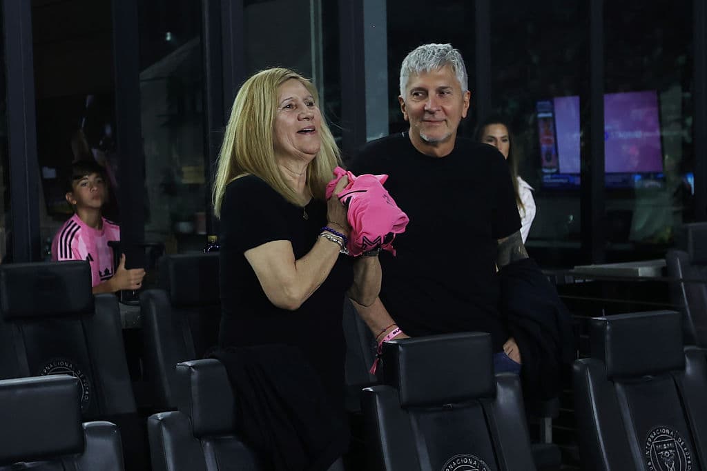 En esta foto están Celia Cuccittini y Jorge Messi, los padres del jugador Lionel Messi