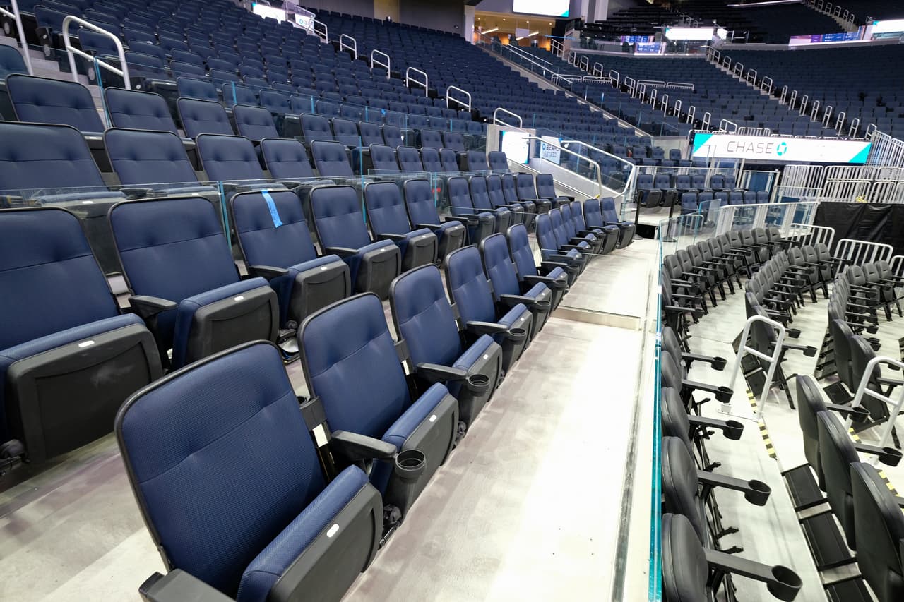 La inauguración del Chase Center marca el largo viaje de los Warriors de regreso a San Francisco, donde el equipo jugó durante nueve años después de mudarse al oeste de Filadelfia en el año 1962.
<br>