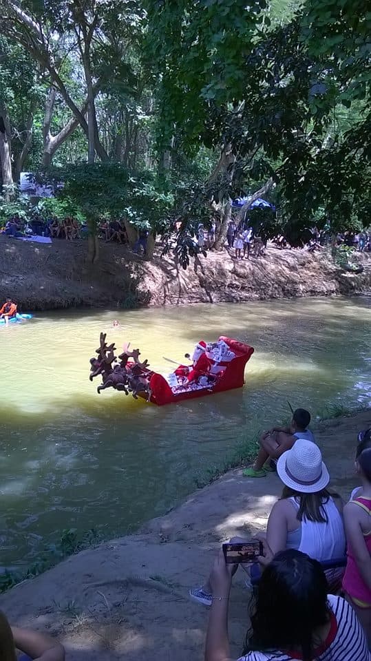 Este año hasta Santa Clause con su trineo se dio la vuelta por Camuy...