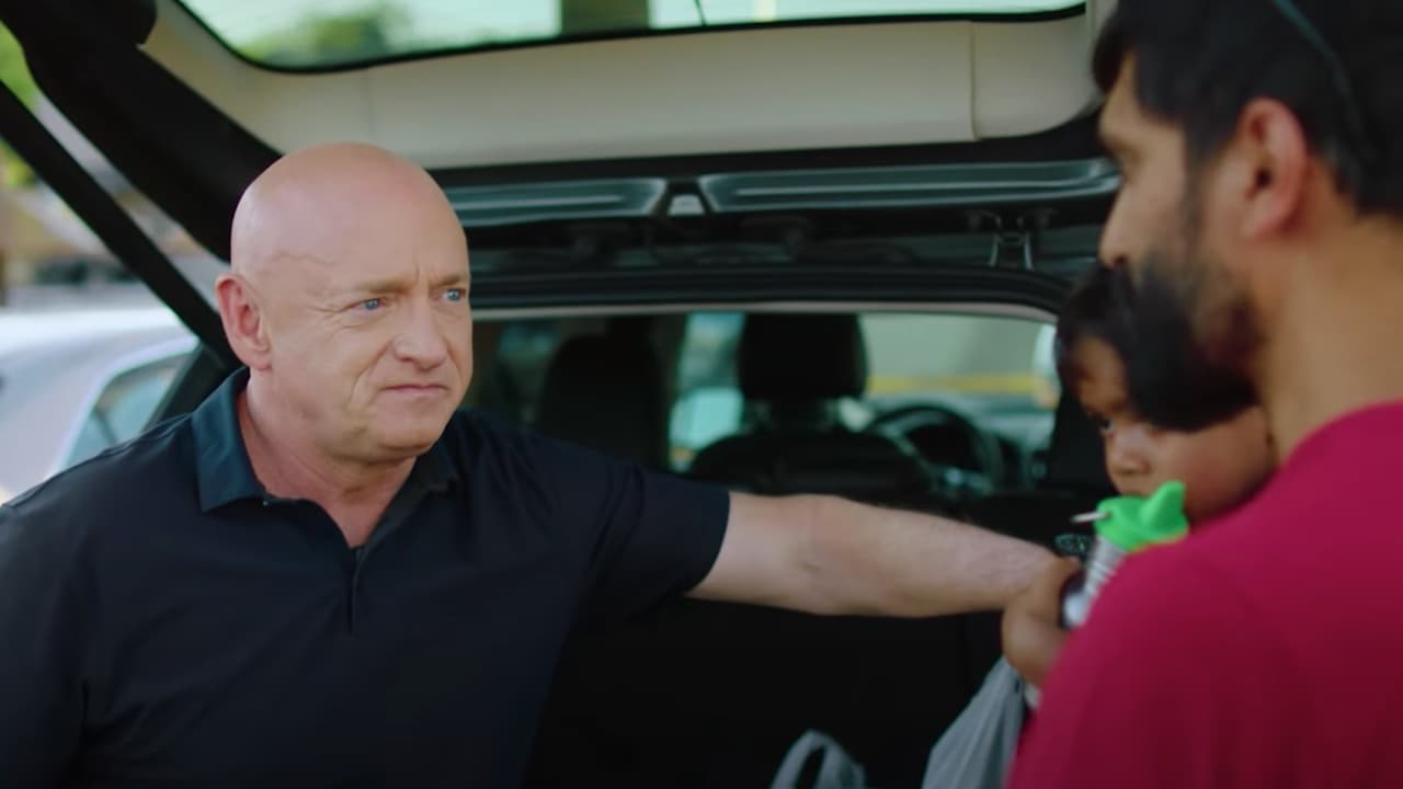 Latinos por Mark: el senador Kelly trae las voces de esta comunidad a su campaña de reelección