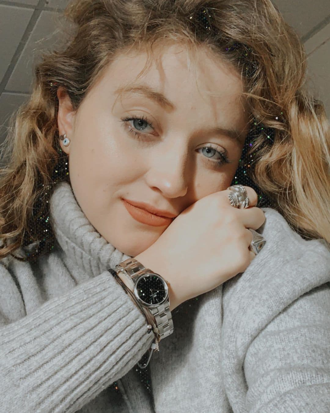 Precisamente, el pasado fin de semana
<b><a href="https://www.univision.com/famosos/fernanda-castro-ya-acompana-a-su-hermana-sofia-de-fiesta-fotos#2eff55e60000" target="_blank">Fernanda Castro </a></b>contó a sus fans en sus historias de Instagram que no le interesa la actuación y que prefiere dedicarse a estudiar música en Boston.
<br>