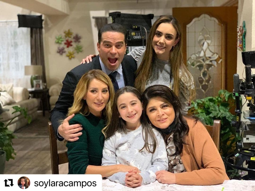 Ante los cuestionamientos sobre la presunta relación sentimental que mantiene con Alejandro Nones, Geraldine Bazán se ha mantenido amable, pero hermética al 100%.
<br>