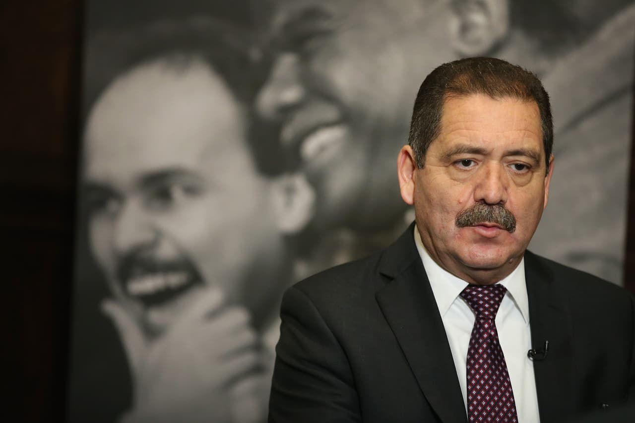 “El presidente electo Joe Biden y la vicepresidenta electa Kamala Harris están preparados para liderar nuestro país y abordar la doble crisis de la pandemia de coronavirus y la recesión económica. Espero trabajar con la administración Biden-Harris y con un movimiento progresista unido para abordar los desafíos que enfrentan las familias trabajadoras y promover políticas para expandir la atención médica, brindar oportunidades económicas y abordar el cambio climático global", agrega "Chuy" García.