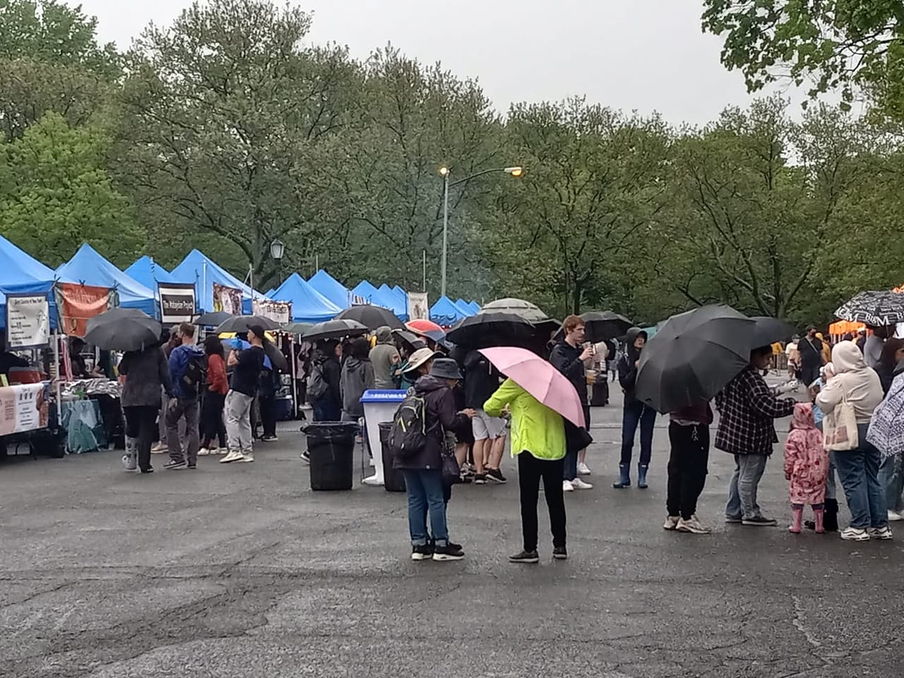 ¿Buscas poner tu negocio o puesto? Ofrecen talleres gratuitos para emprendedores en Queens