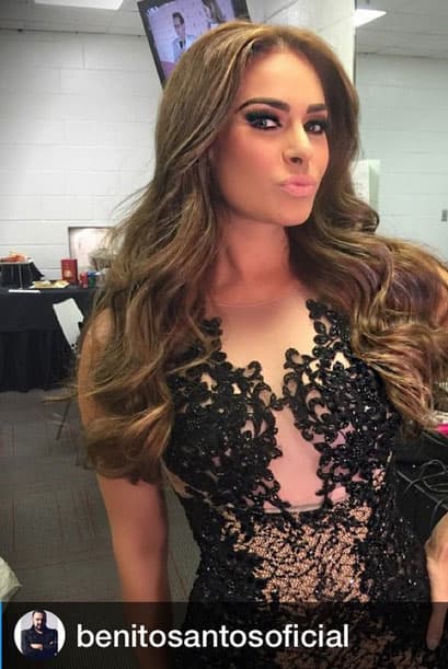 Esta mujer no necesita mostrar de más para llamar la atención. Su belleza se impone en todo momento.