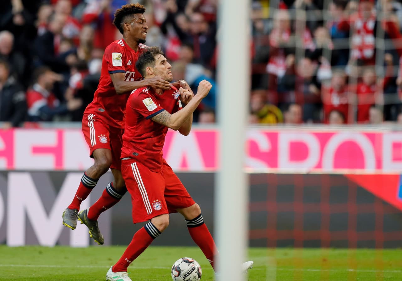La faena del Bayern estaba lejos de terminar, a pesar de ser a penas el primer tiempo. Con un buen remate de pierna derecha, al borde del área, Javi Martínez puso el 3-0.