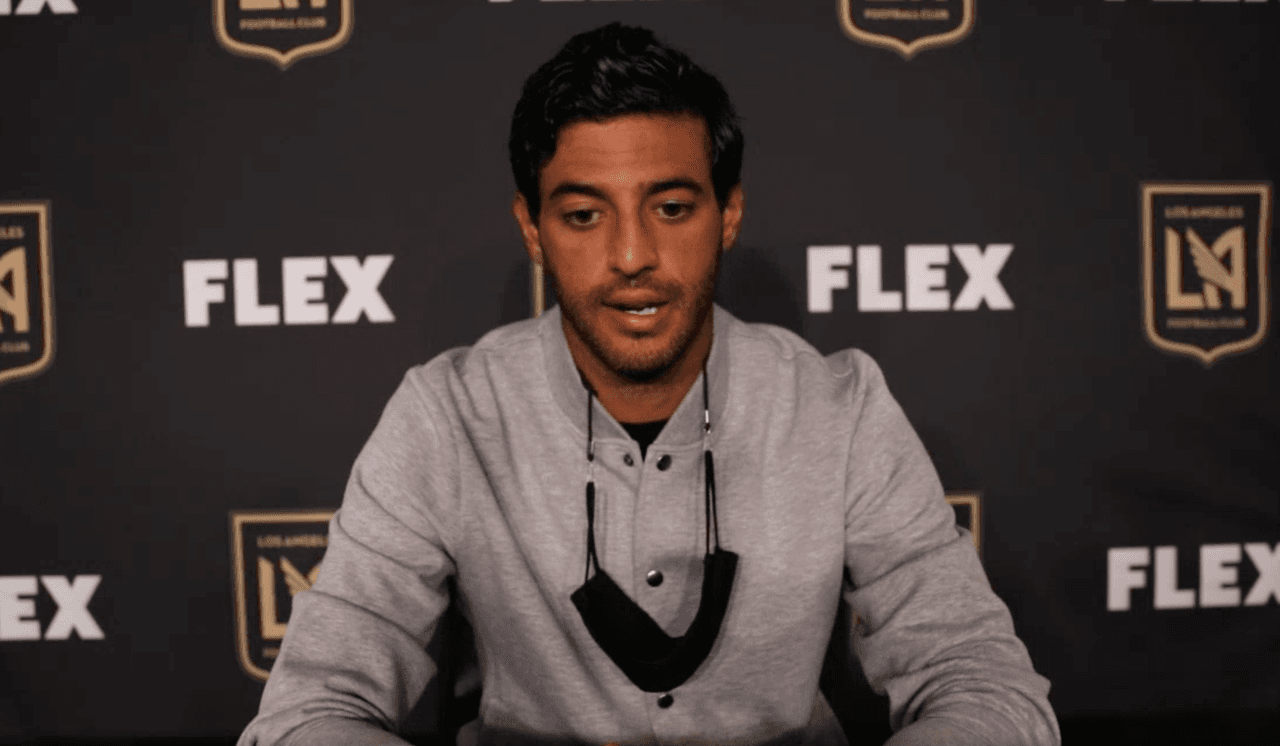 Carlos Vela está feliz por su gol y le desea suerte al Tri