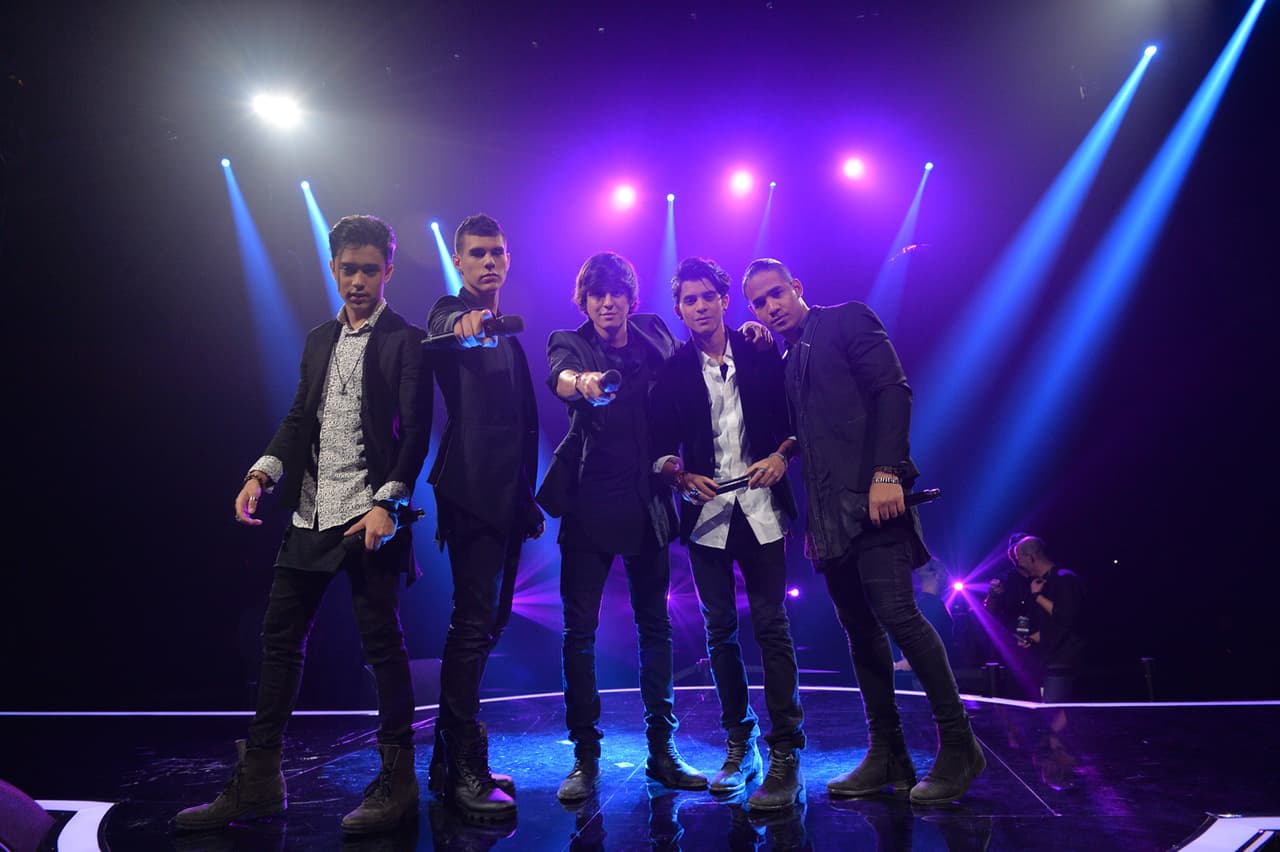 We all love CNCO! Eric, Zabdiel, Christopher, Joel y Richard cantaron sus éxitos "Tan fácil" y "Quisiera", si te perdiste la presentación
<a href="http://www.univision.com/shows/la-banda/cnco-regreso-a-la-banda-y-canto-tan-facil-y-quisiera-video" target="_blank"><b>aquí </b></a>la puedes ver una y otra vez.