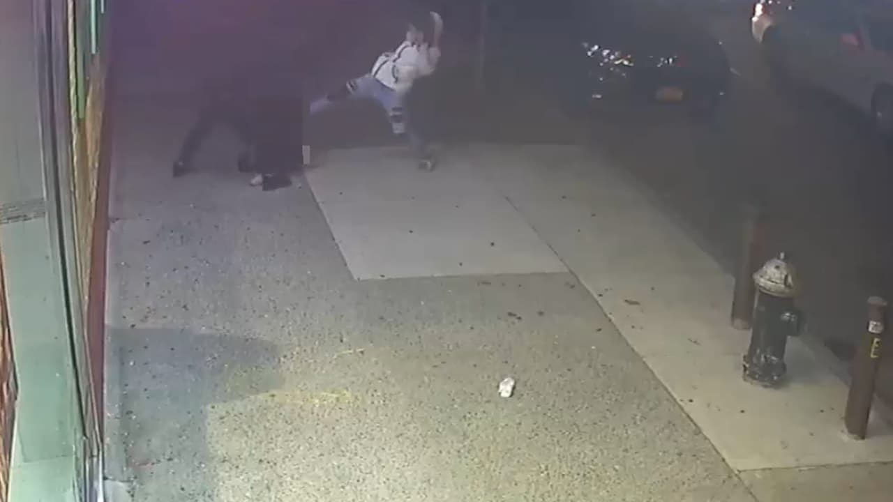 Policía busca a grupo de ladrones que golpearon brutalmente a una mujer en Jackson Heights