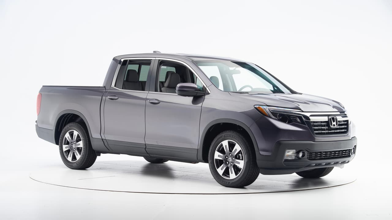 <b>Honda Ridgeline</b>
<br>Resistencia estructural:
<b>Aceptable</b>
<br>Soporte al pasajero:
<b>Marginal</b>
<br>Protección de cuello y cabeza:
<b>Buena</b>
<br>Protección de pecho:
<b>Buena</b>
<br>Protección de cadera y muslo:
<b>Buena</b>
<br>Protección de parte baja de la pierna y pie:
<b>Marginal</b>
<br>
<br>Calificación general:
<br>
<h3 class="cms-H3-H3">Aceptable</h3>