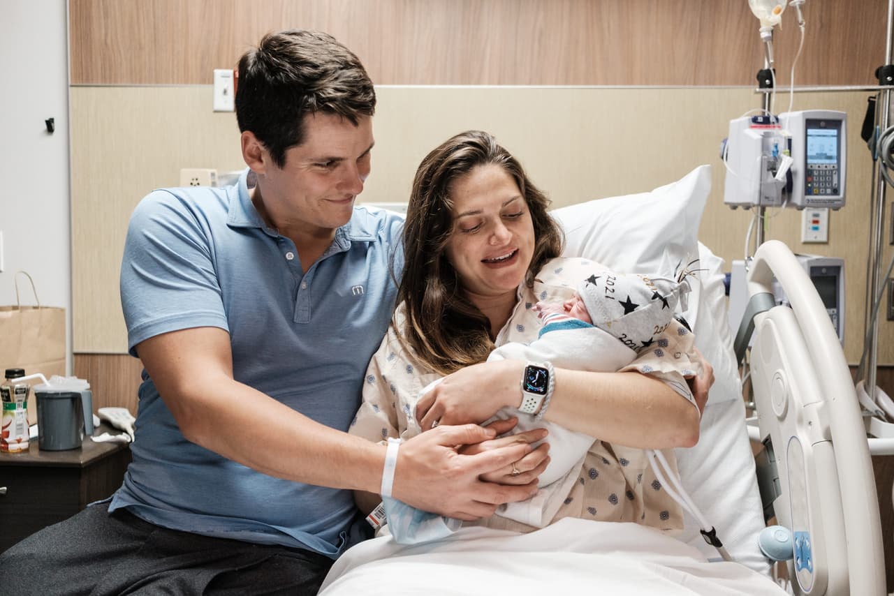 Paulo pesó 7 libras con 1oz.