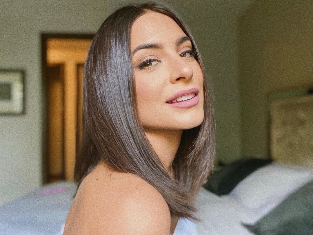 A través de sencillos videos, ella da consejos a las mujeres para cuidar su piel y lucir hermosas.